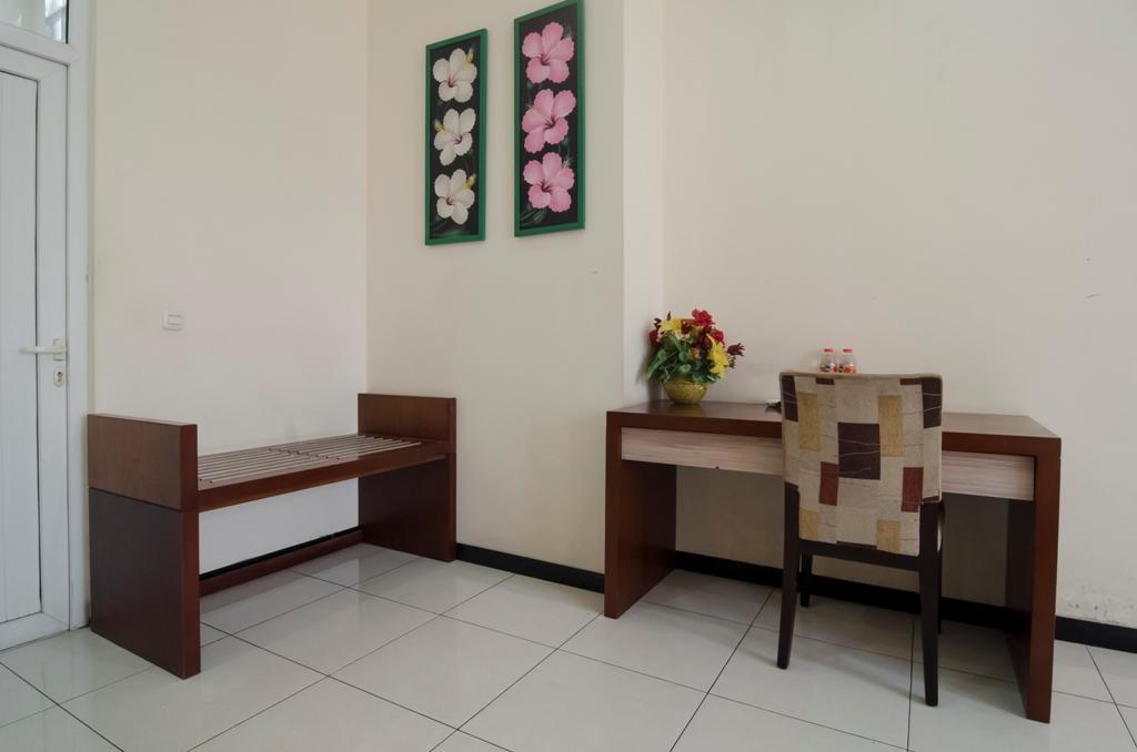 Wisma tamu Reddoorz @ Rejosari