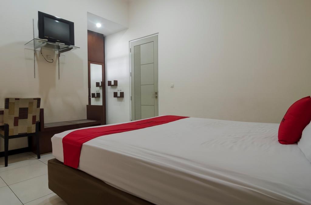 Reddoorz @ Rejosari Wisma tamu Semarang